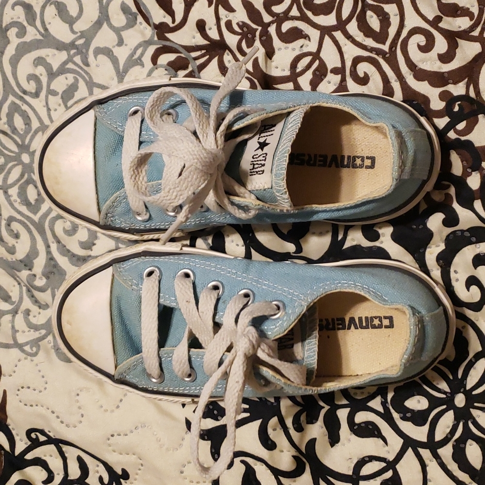 Loghr Blue Converse for Girls size 11